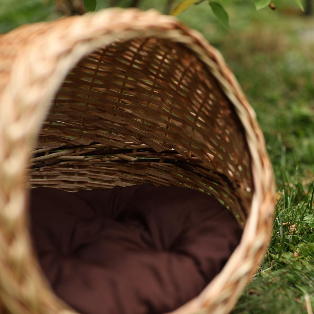 ChonkyNest Natural Wicker Cat Bed - Handcrafted Pet Basket with Soft Cushion